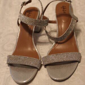 Style and Co Silver Bonitaa Embellished Ankle Strap Slingback Dress Sandal Sz 11